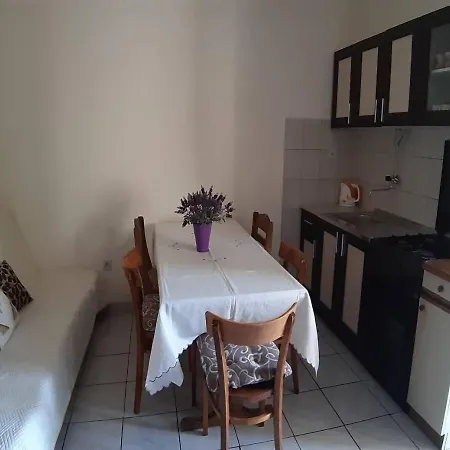 Apartment Apartments Mar *