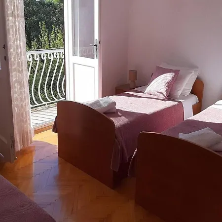 Apartments Mar Сутиван